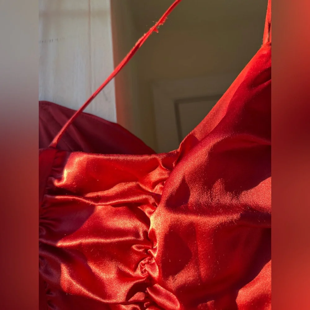 Betsey Johnson 95% Silk Ruched Mini Vintage Dress in Red - Picture 10 of 16